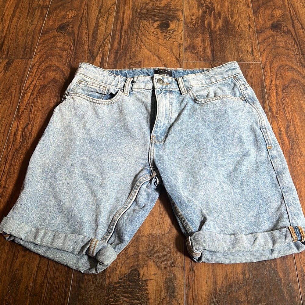 NEW LOOK brand shorts